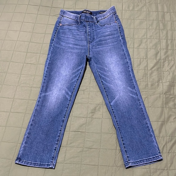 Judy Blue elastic waist band blue jean capri pants women’s size 3/26 - Picture 1 of 4